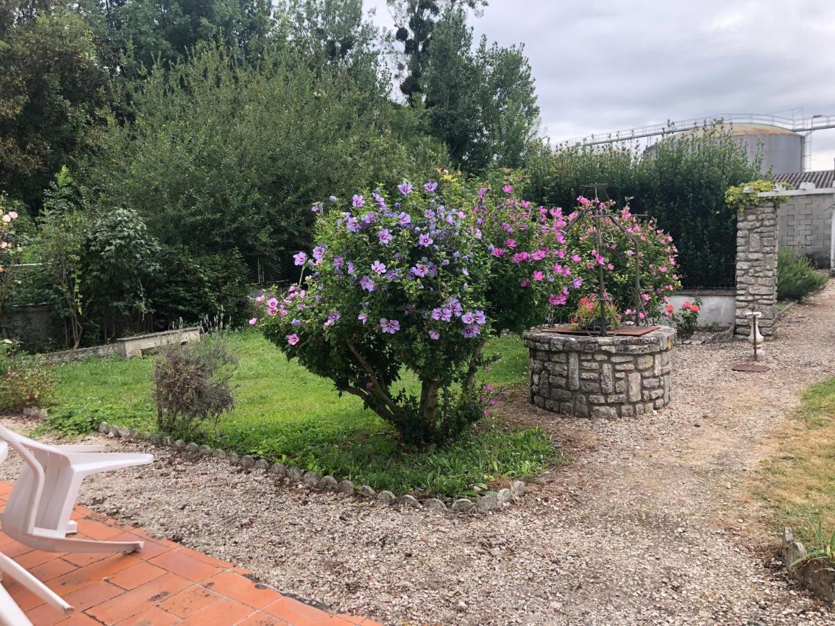 Chez Firmin "Les Ombrages" Villa Mesnac Exterior photo