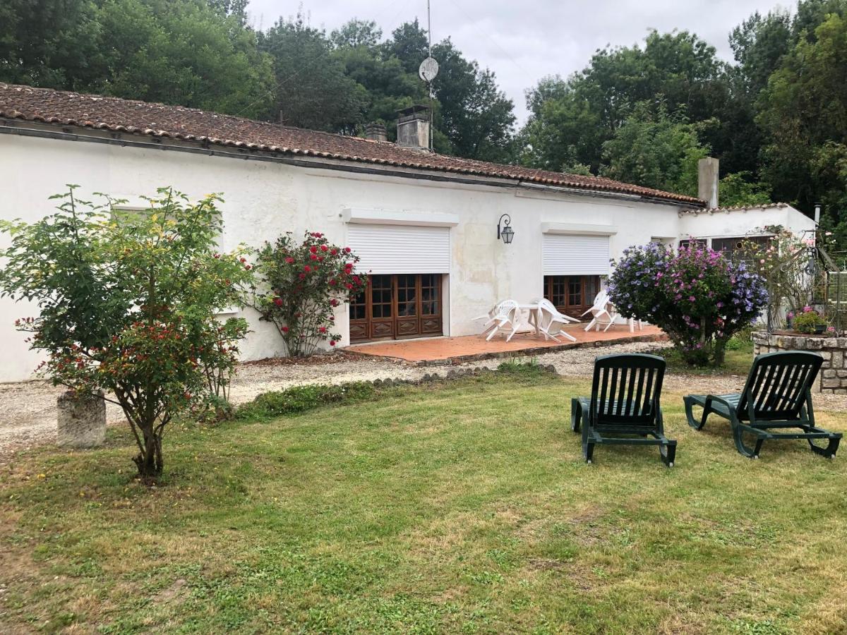 Chez Firmin "Les Ombrages" Villa Mesnac Exterior photo